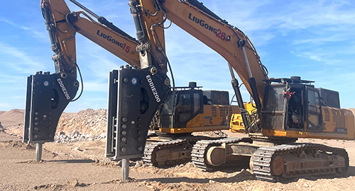 200破碎锤施工场景